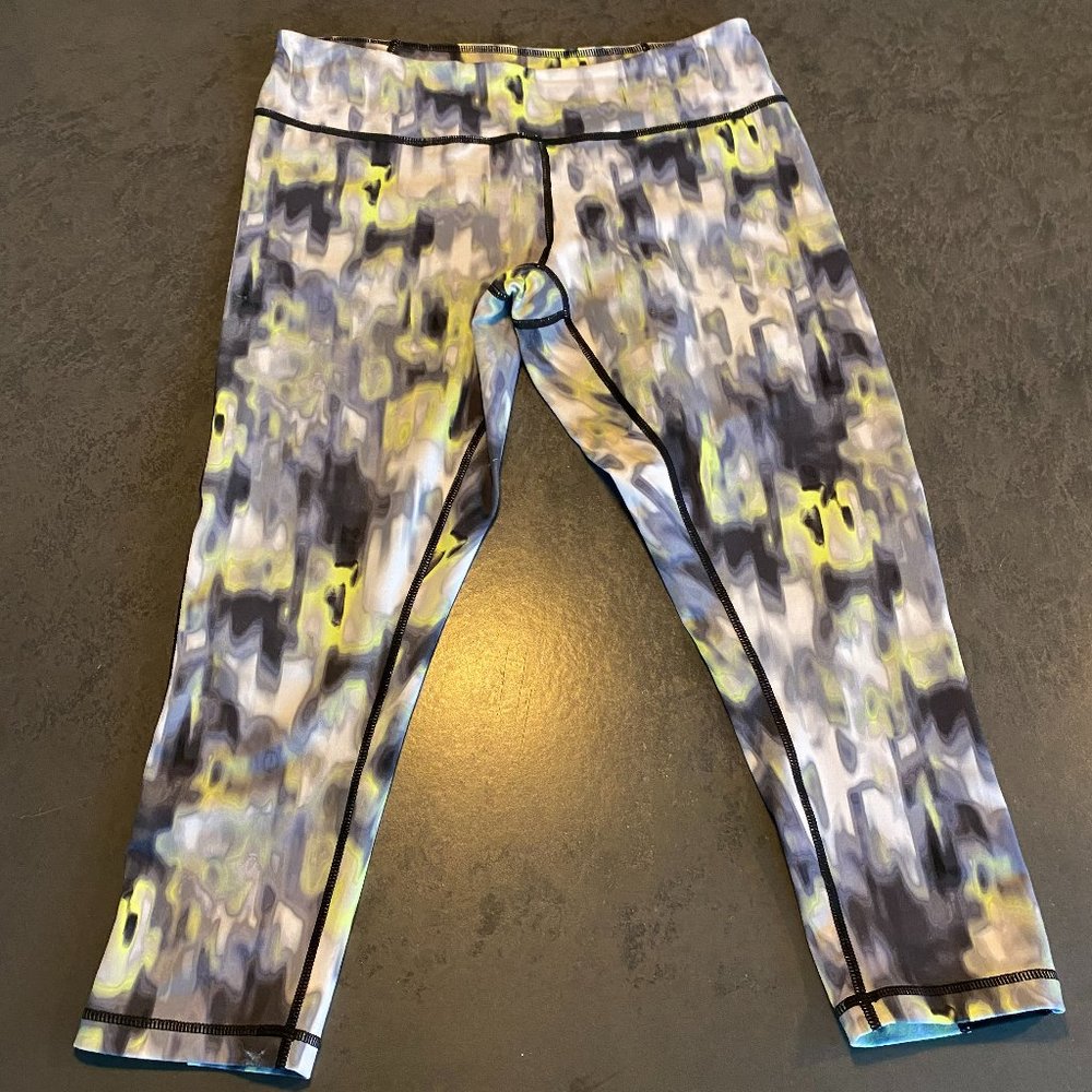 Zella Capri Leggings M